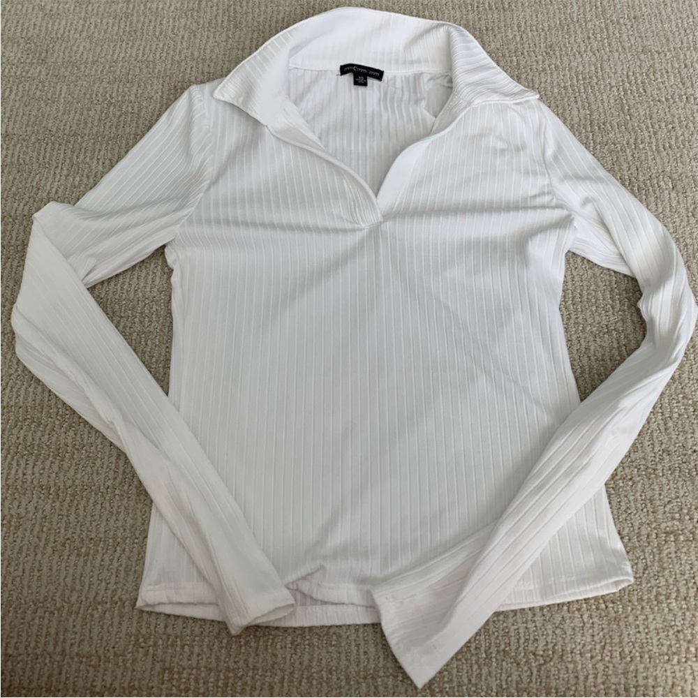 BNWOT Dillards Woman’s Ribbed Collar V Neck Long Sleeve Shirt size XS White